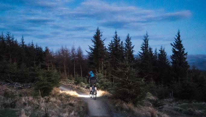 7 tips for riding on dark roads - blog - 4