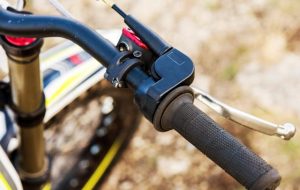 Related to bicycle brakes (Part 2: Use brakes safely)