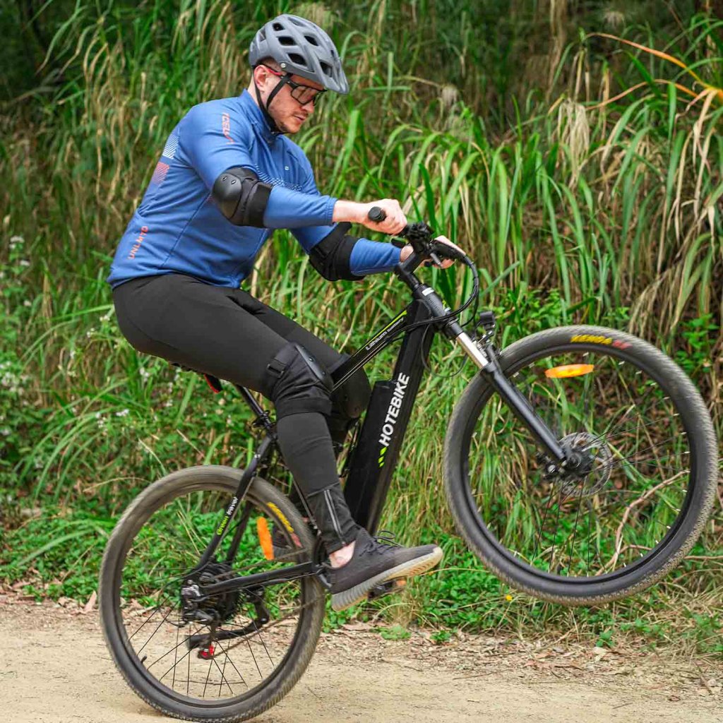 The DOs and DON’Ts of Summer E-biking