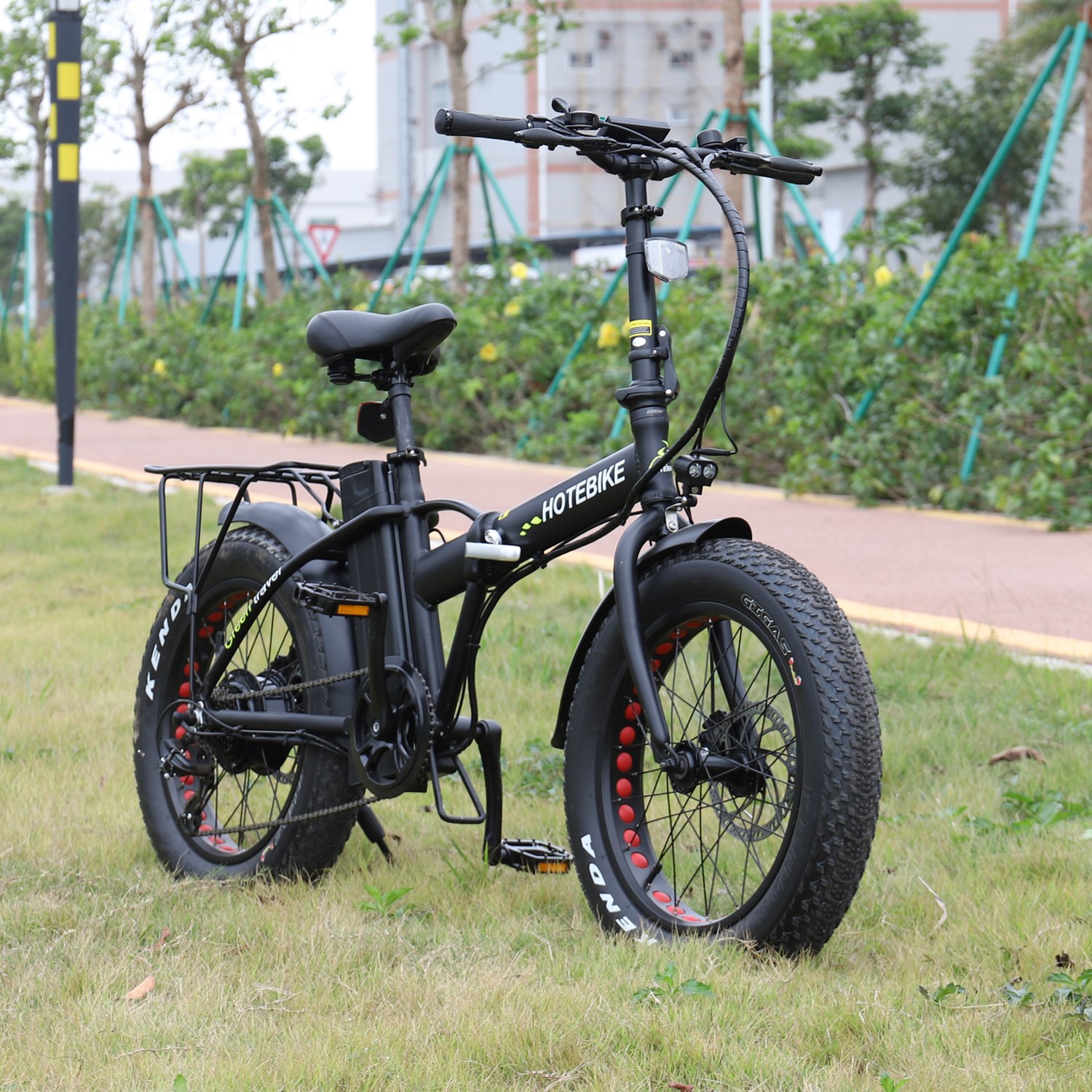 bicicleta cu anvelope pentru grăsimi electrice