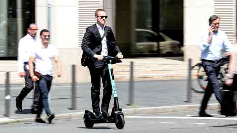 Coronavirus drives UK authorities to embrace electric scooters - blog - 1