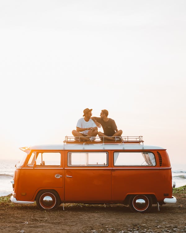 Tendu kun Elektra Biciklo en Camper Van